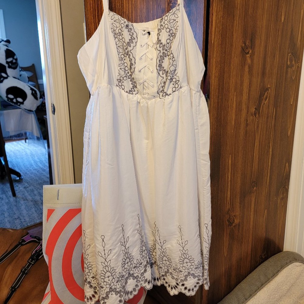 Torrid White and Gray size 3 summer dress